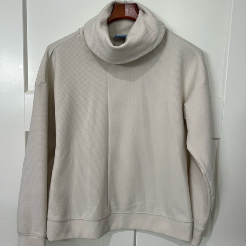 Columbia Cream Turtleneck with Chunky Collar Sz S